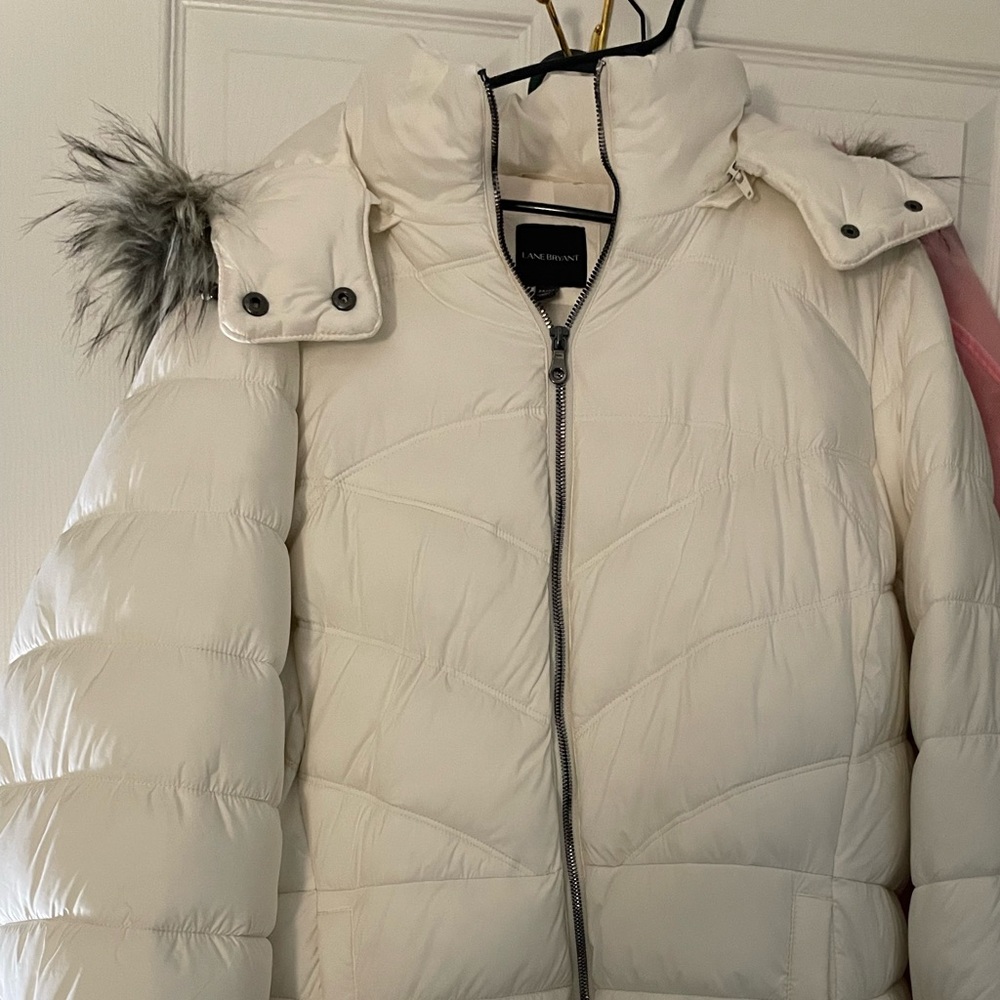 Ladies White Sz 22/24 Lane Bryant 3/4 Down Coat w/Hood